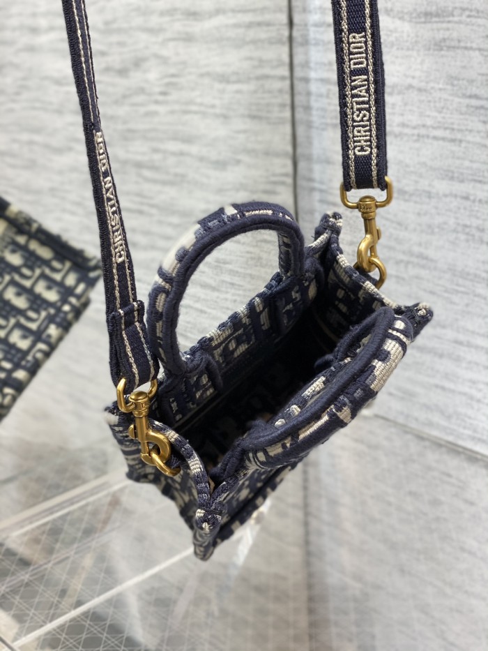 Handbag Dior size 13.5*5*18 cm