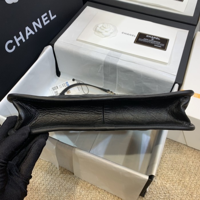 Handbag Chanel size 27 29 6 cm
