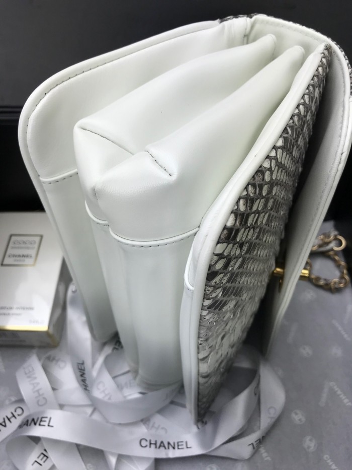 Handbag Chanel size 24.5cm*15.5cm*8.5 cm