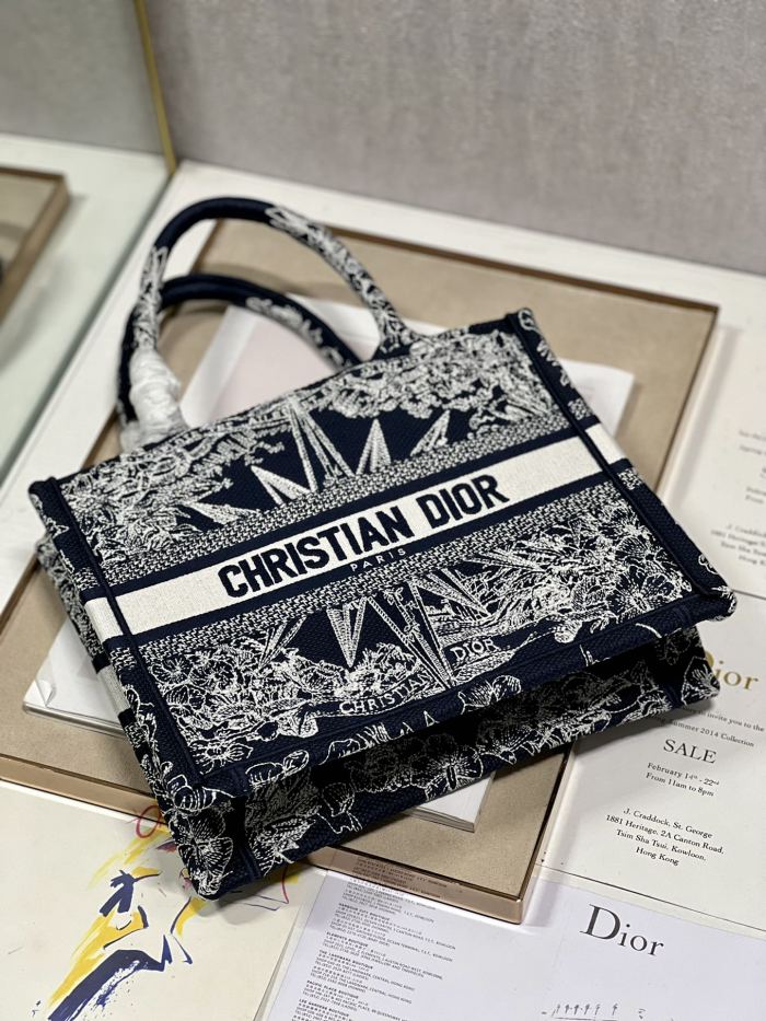 Handbag Dior 1265 size 26.5×21×14 cm