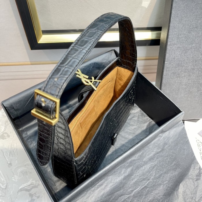 Handbags SAINT LAURENT 657228 size 24.5x16x6 cm