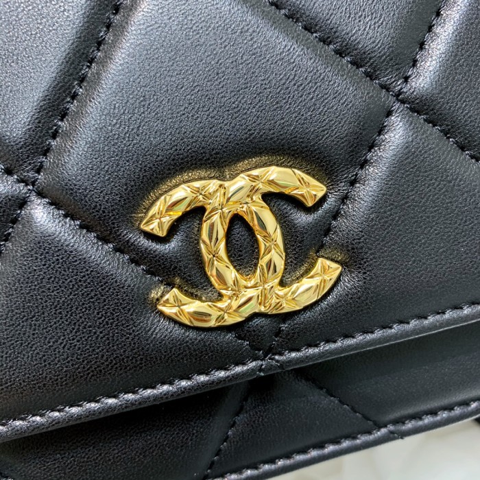 Handbag Chanel 82236 size 19 cm
