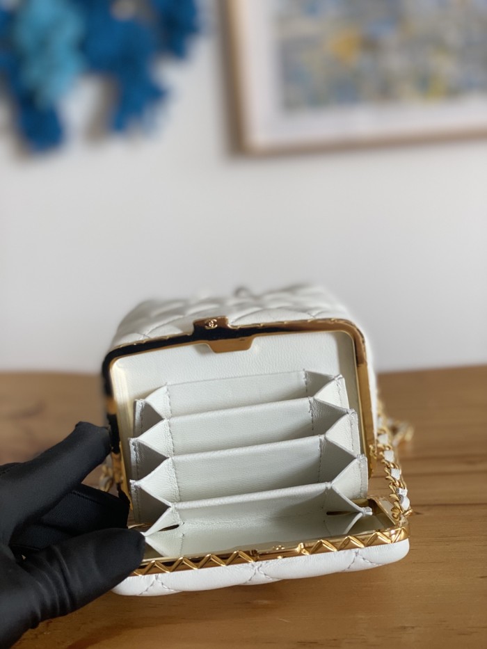 Handbag Chanel 2750 size 14*11*8 cm