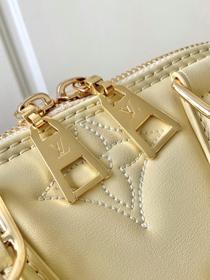 Handbag Louis Vuitton m59821 size 24.5 x 18 x 12 cm