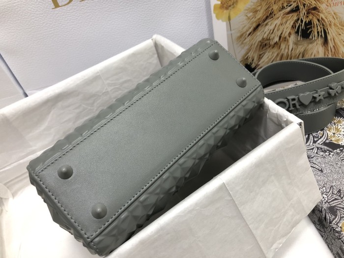 Handbag Dior M0538 size 20*16.5*8 cm