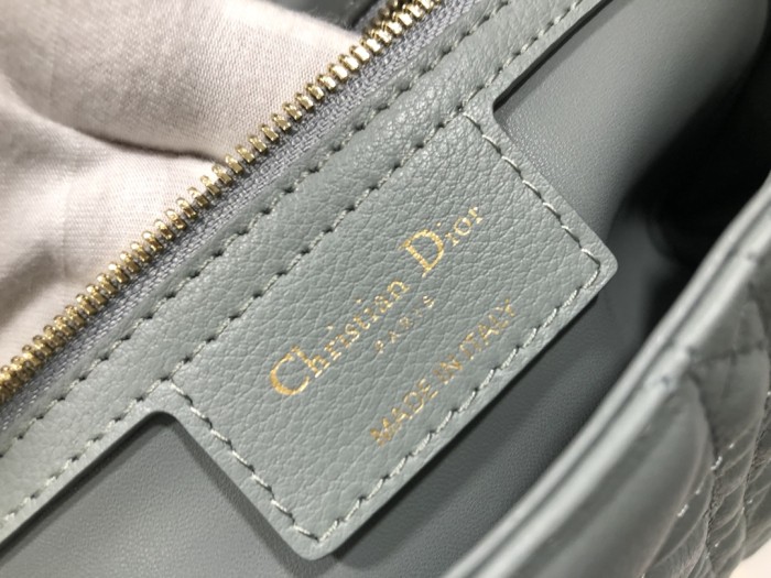 Handbag Dior M9243 size 28*17*9 cm