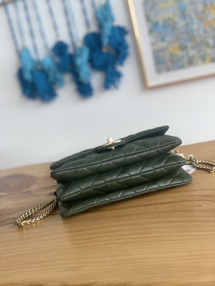 Handbag Chanel AS3393 size 14x22x8 cm