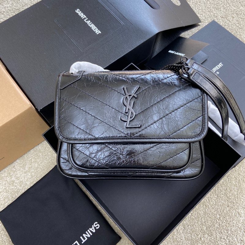 Handbags SAINT LAURENT 533037 size 22×16.5×12 cm