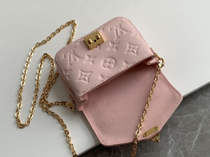 Handbag Louis Vuitton M81390 size 14 x 11 x 3.5 cm