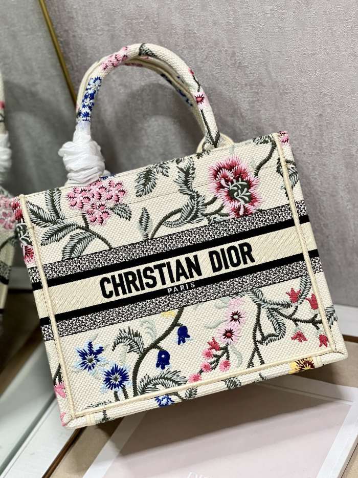 Handbag Dior 1265 size 26.5×21×14 cm