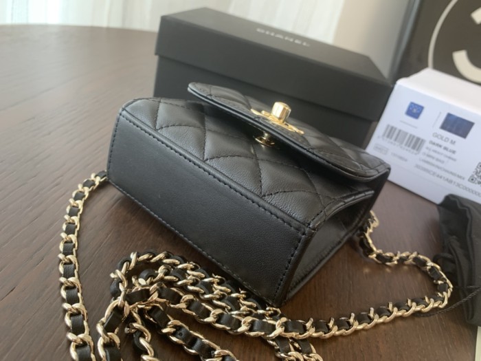 Handbag Chanel A81633 size 11cmx11cmx5 cm