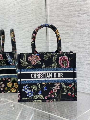 Handbag Dior 8002 size 26*8*22 cm