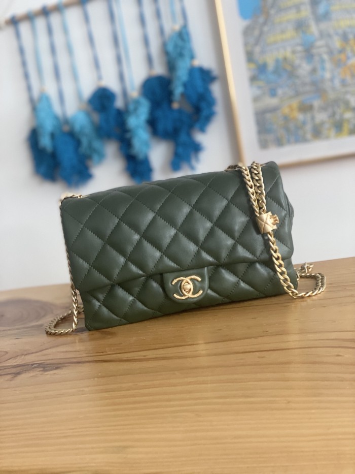 Handbag Chanel AS3609 size 16x25x10 cm