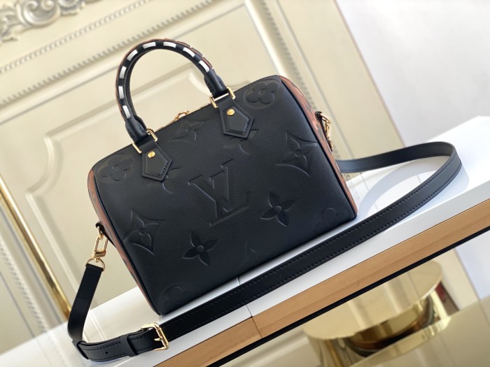 Handbag Louis Vuitton M58524 M45840 size 25x19x15cm