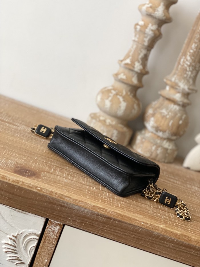 Handbag Chanel 81216 size 15.2 9.5 3.5 cm