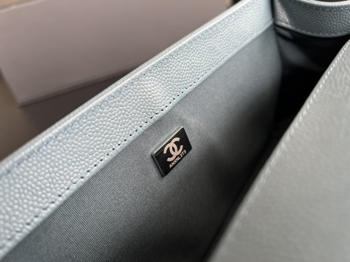 Handbag Chanel size 20 cm