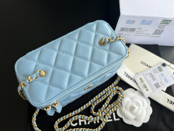 Handbag Chanel AP2303 size 17cmx9.5cmx8 cm