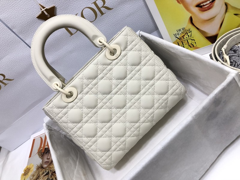 Handbag Dior M0565 size 24 x 20 x 11 cm