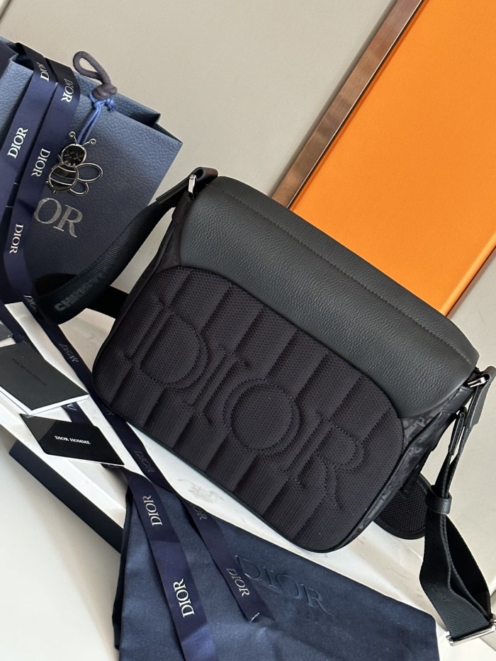 Handbag Dior 86035 size 31 x 21 x 8 cm