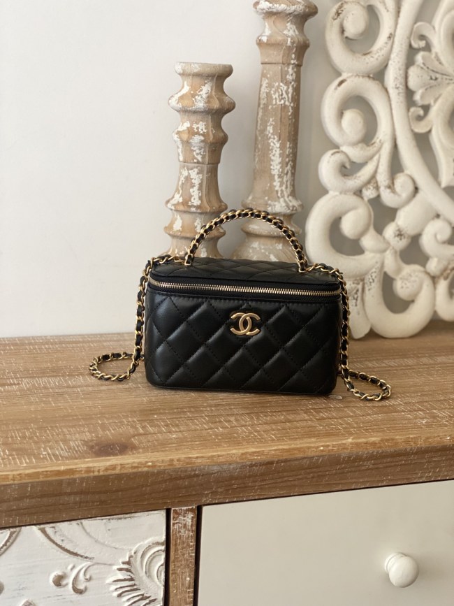 Handbag Chanel 81230 size 16 9.5 8 cm