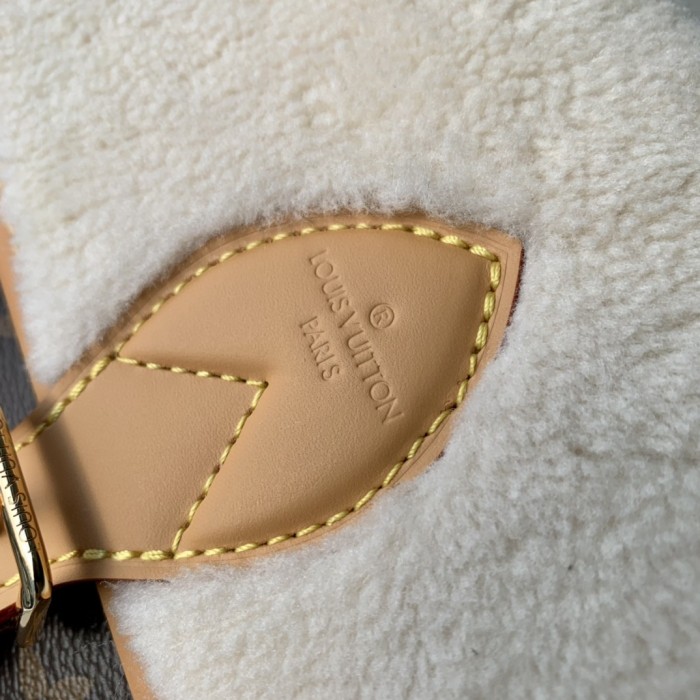 Handbag Louis Vuitton M46317 size 25cmx15cmx9cm