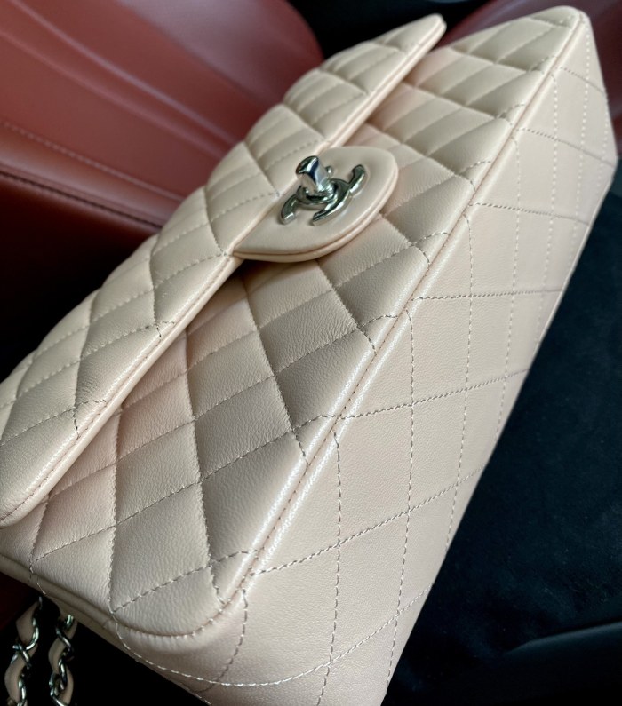 Handbag Chanel A01112 size 25.5*15.5*6.5 cm