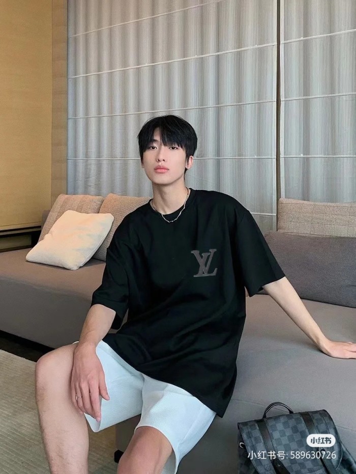 Clothes Louis Vuitton 393