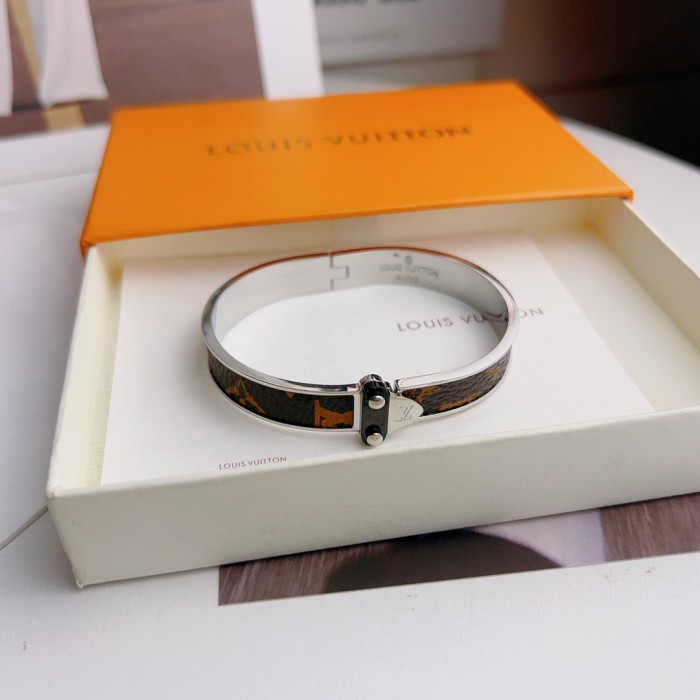 Clothes Louis Vuitton 33