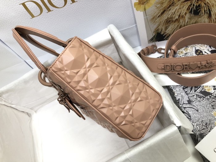 Handbag Dior M0538 size 20*16.5*8 cm
