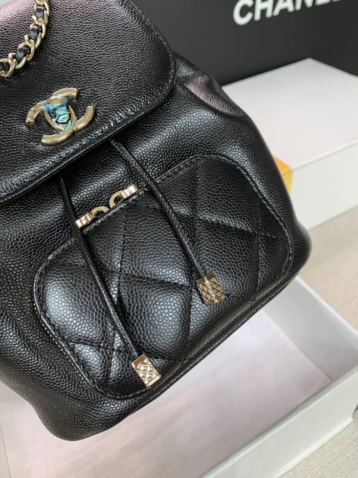 Handbag Chanel size 20x19x12 cm