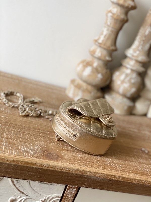 Handbag Chanel 81202 size 8.5×11×5.5 cm