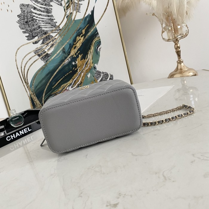 Handbag Chanel 81187 size 16 9.5 8 cm