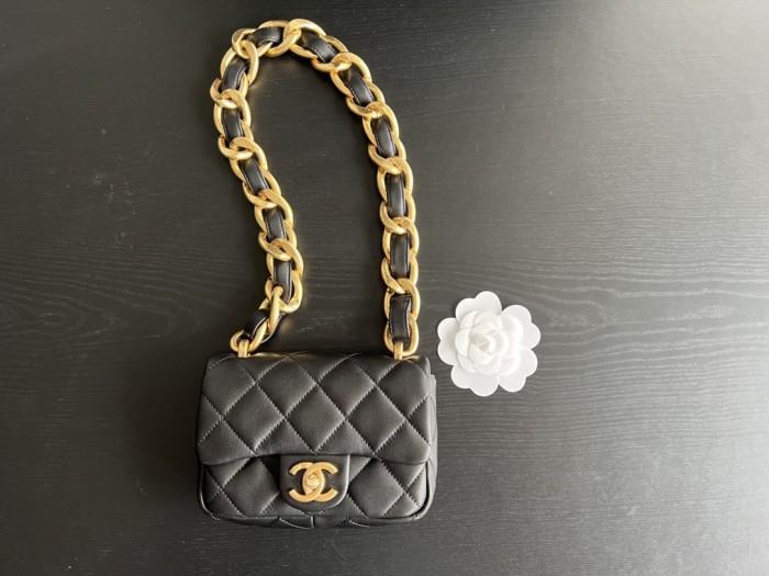 Handbag Chanel size 17 cm