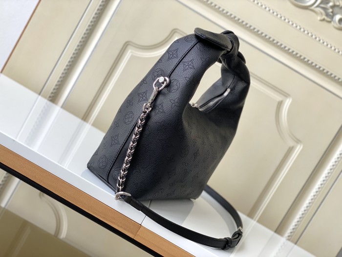 Handbag Louis Vuitton M20703 size 28 x 34 x 12 cm