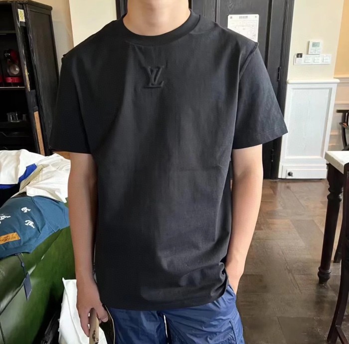 Clothes Louis Vuitton 330