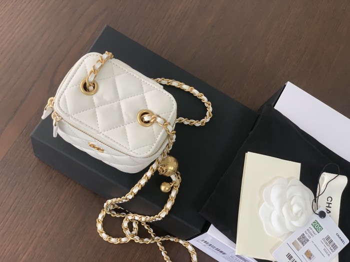 Handbag Chanel size 8.5cmx11cmx7 cm