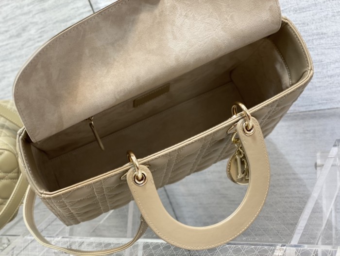 Handbag Dior size 32 cm