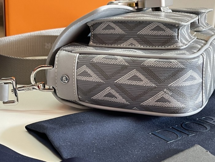 Handbag Dior 93369 size 27 x 17 x 9 cm