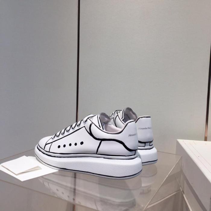 Alexander McQueen Oversized White Black Outline