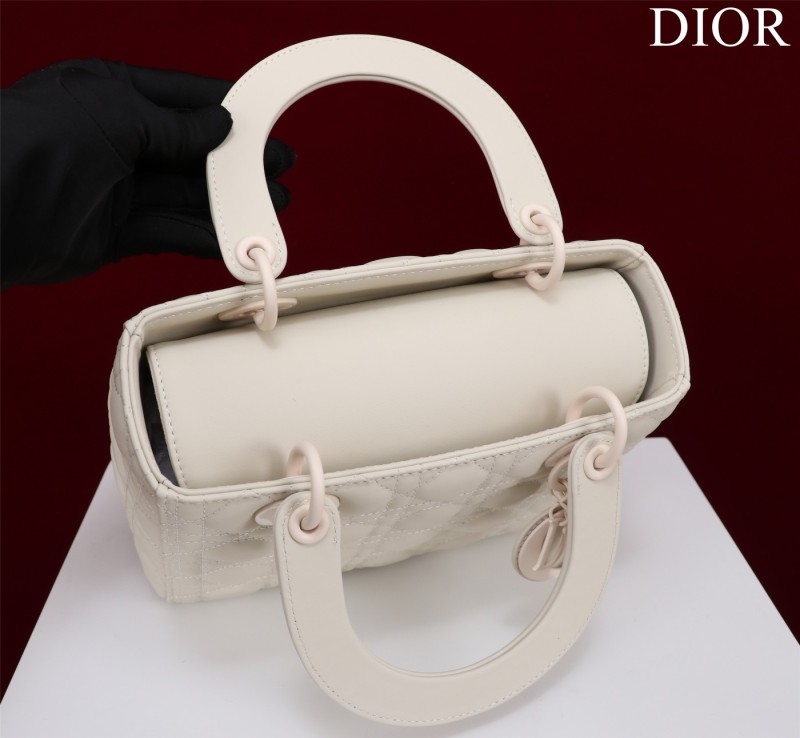 Handbag Dior M0565 size 32*24*12 cm