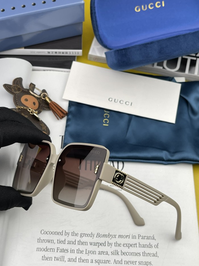Sunglasses Gucci G1592
