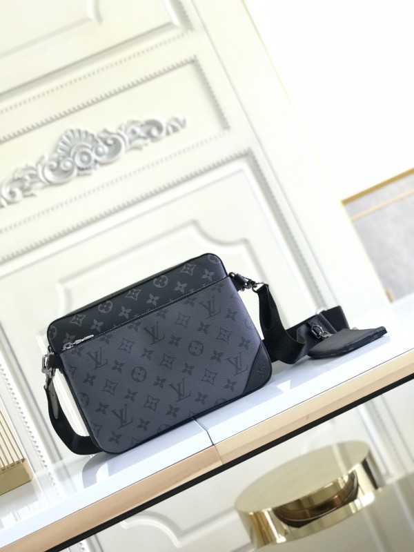 Handbag Louis Vuitton M69443 size Small bag: 12×7 cm Medium bag: 24×15 cm Large bag: 26×5×18 cm