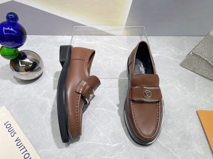 Louis Vuitton shoes WOMEN 3