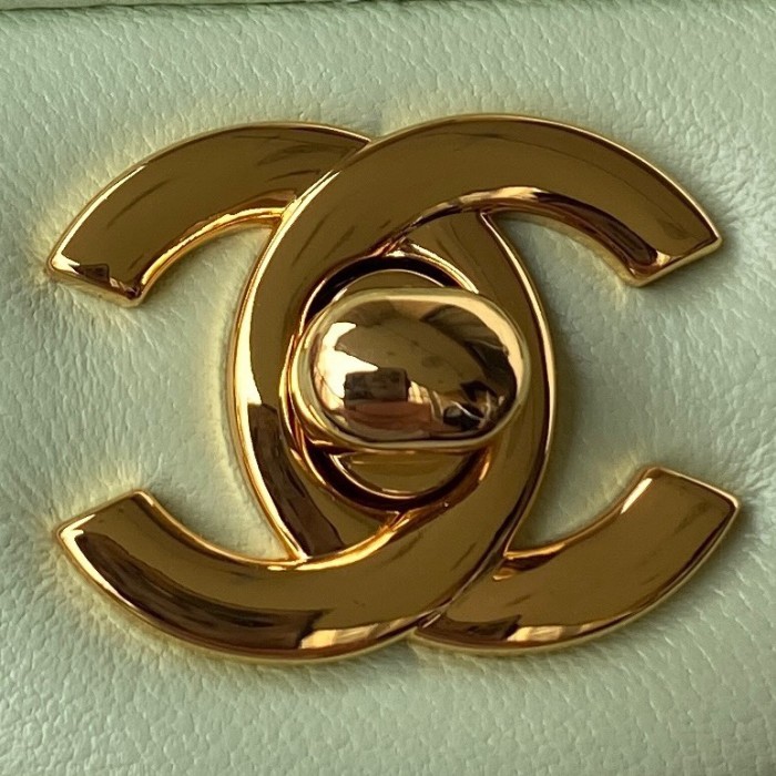 Handbag Chanel size 17 cm
