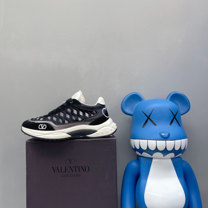 VALENTINO GARAVANI Ready Go Runner Sneaker 2
