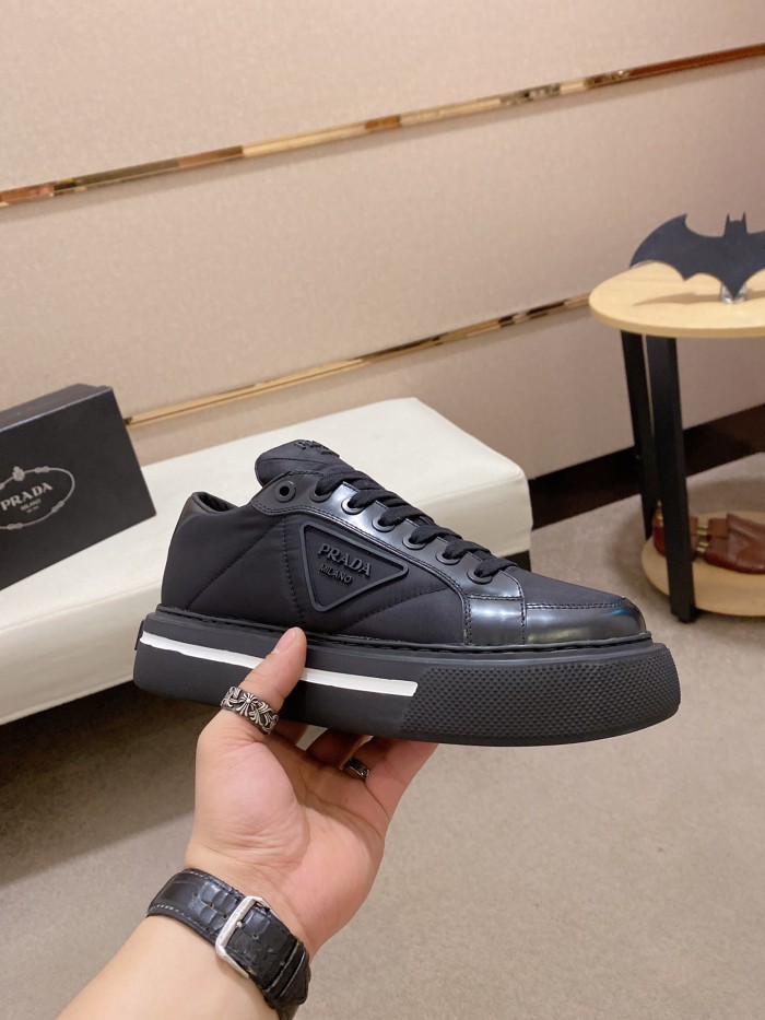 Prada Low Top sneaker 14
