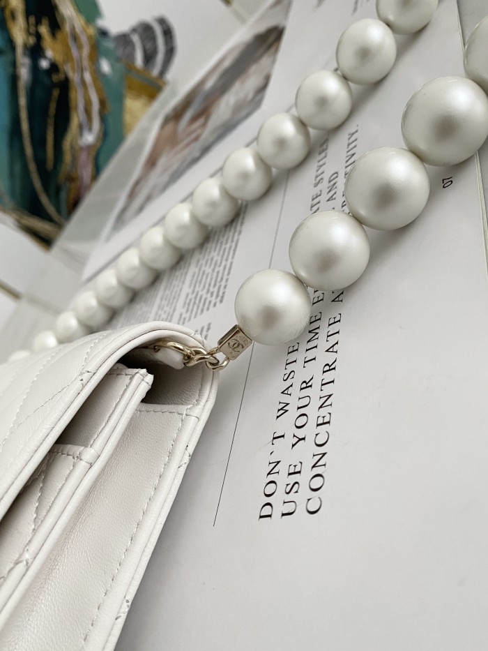 Handbag Chanel 81028 size 19 cm