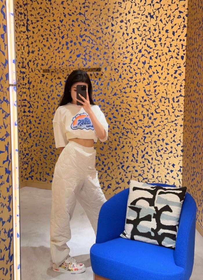 Clothes Louis Vuitton 444