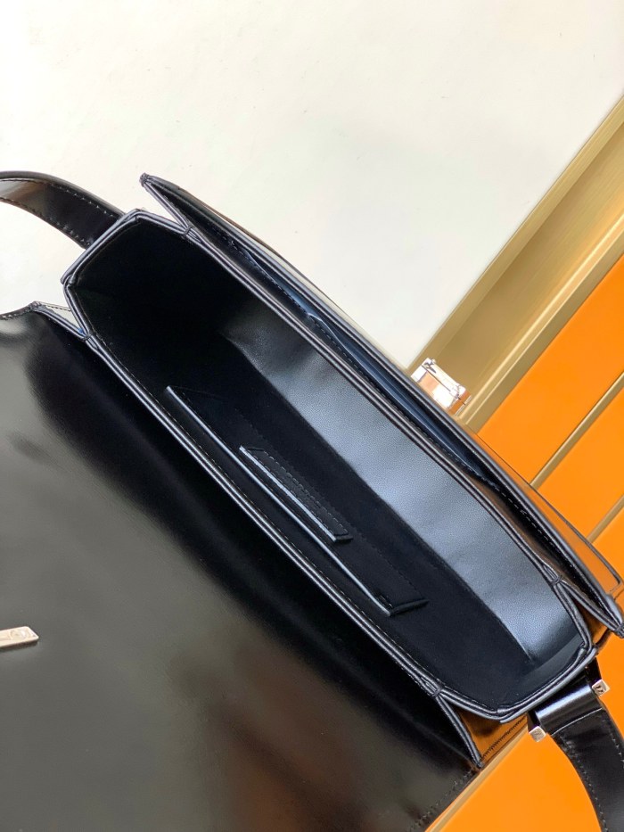 Handbags SAINT LAURENT 634305 size 23x16x6 cm