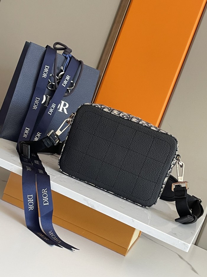 Handbag Dior size 22x15x5 cm